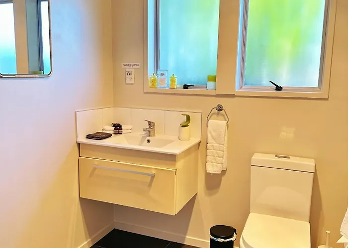Red Rock Thermal - Mineral Pool Motel 4*