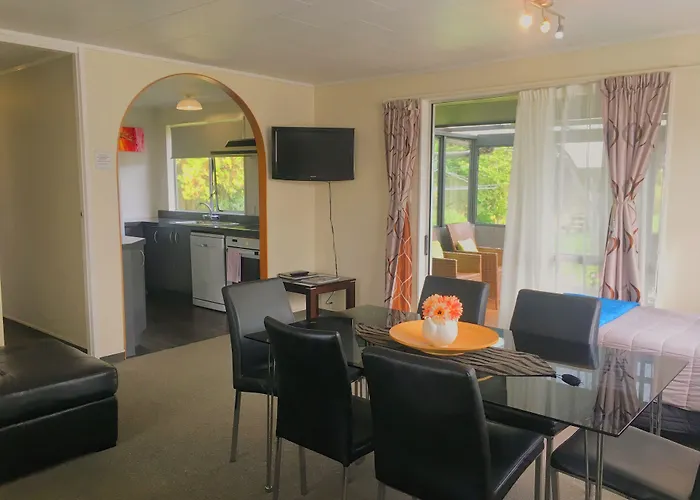 Red Rock Thermal - Mineral Pool 모텔 4*
