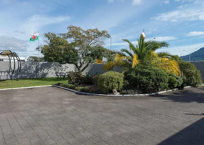 Red Rock Thermal - Mineral Pool Motel 4*